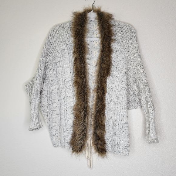 Northern Angel Cardigan OS - Picture 2 of 4